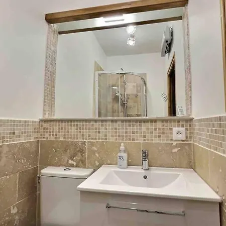 Chez Lydia - Loft Cosy, Depart Canoe A Pied, Proche Pont-du-gard Et Uzes